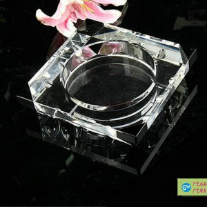水晶烟灰缸